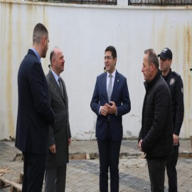 Validen 'çalışmaları özenle tamamlayın' talimatı