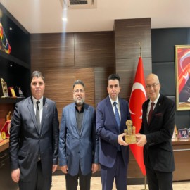 Kaymakama 'Göbeklitepe' hediyesi
