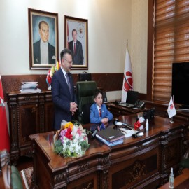 Makam koltuğunu 4. sınıf öğrencisi Kerem’e devretti