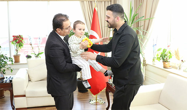 Minik Asaf'tan Kaymakam Yavuz'a ziyaret;