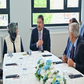 Vali Yılmaz, öğretmenlerle eğitim üzerine değerlendirmelerde bulundu
