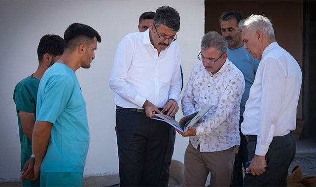 Vali Çelik, sokak hayvanları barınağını hem inceledi hem de talimat verdi;