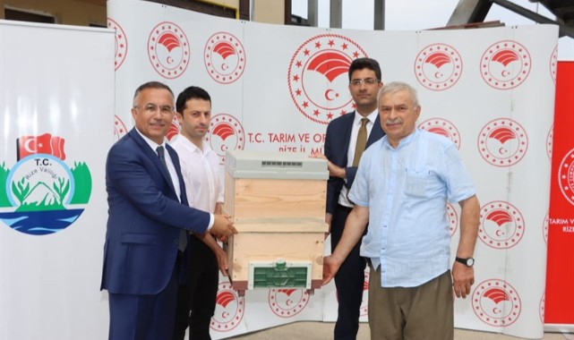 Arıcılara 1.341 kovan dağıtıldı