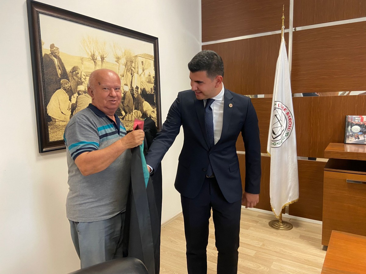 Avukatlık stajını tamamladı;