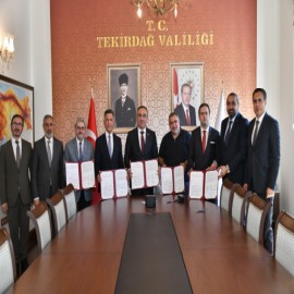 "Hayırda bulunan kimselerin öldükten sonra bile amel defteri kapanmaz"