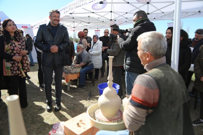 Aizanoi Antik Kenti'nde seramik çalıştayı;