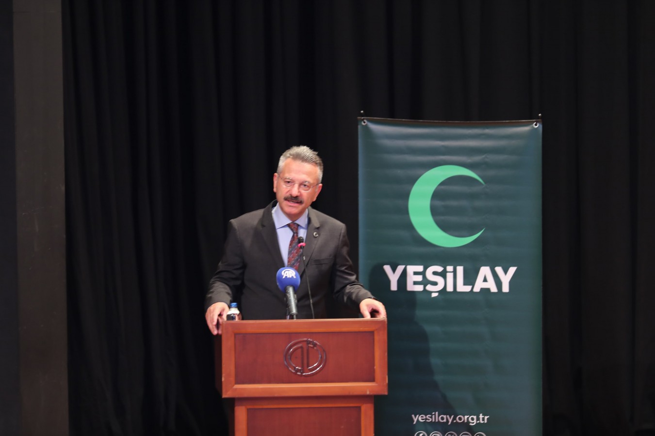 "Bağımlılıkla mücadele topyekûn bir çabadır";