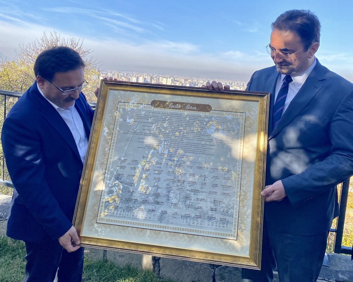 Vali Çiçek’e ‘Razılık Beratı’;