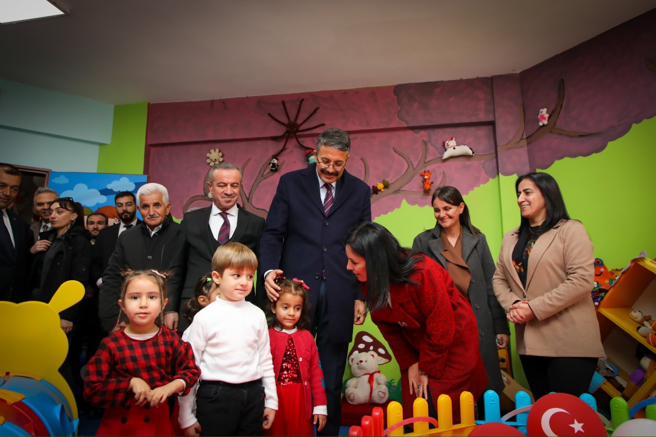 Hakkari'de şehit bebek ve çocuklar anısına kütüphane kuruldu;