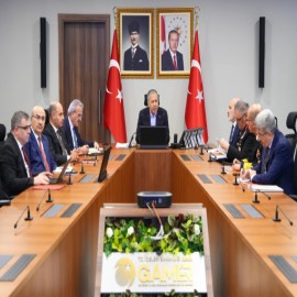 Bakan Yerlikaya, bakan yardımcıları ve 81 valiyle görüştü