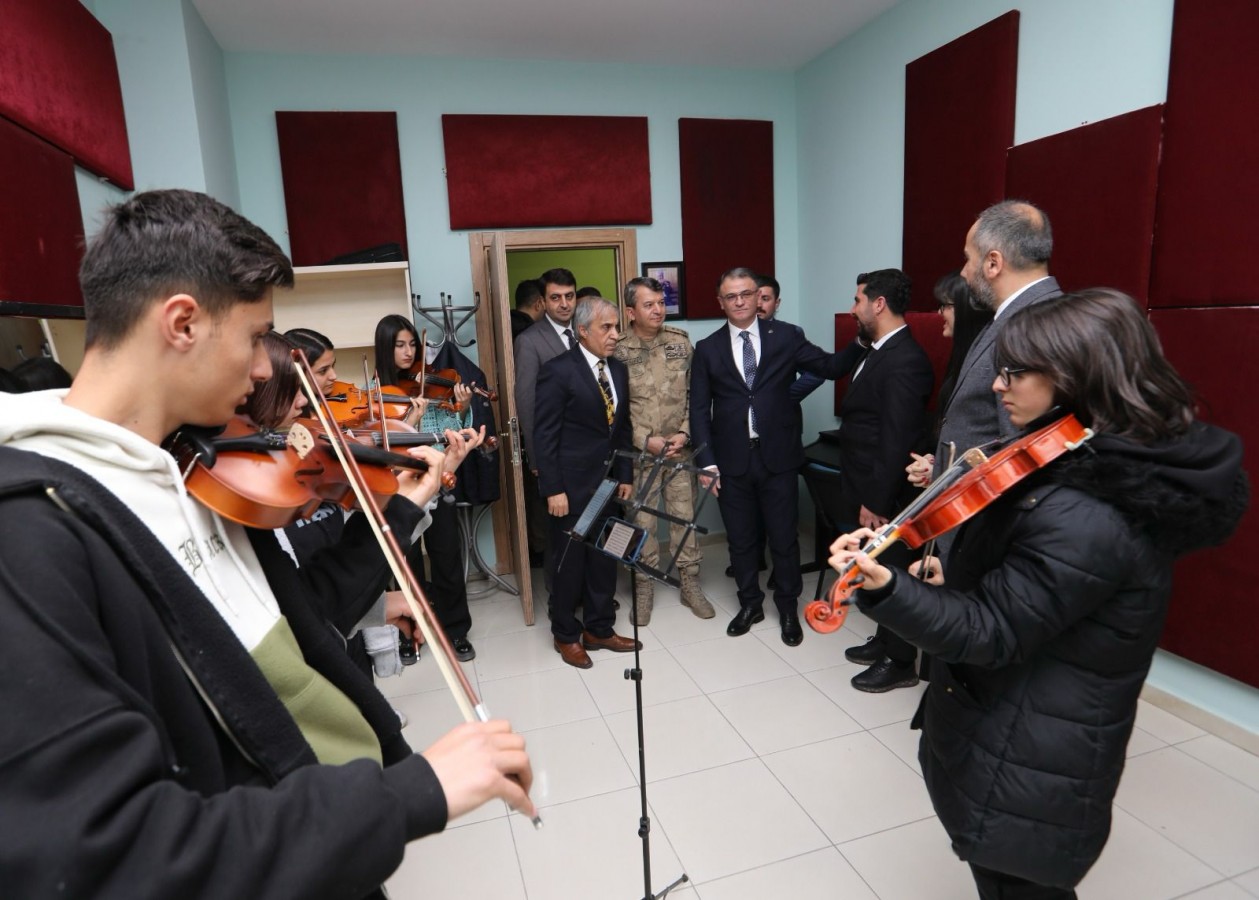 Geleceğin sanatçıları artık Van'da yetişecek;
