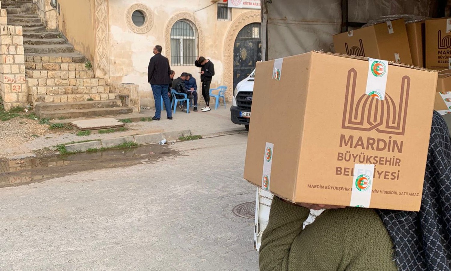 50 bin ihtiyaç sahibine Ramazan gıda kolisi;