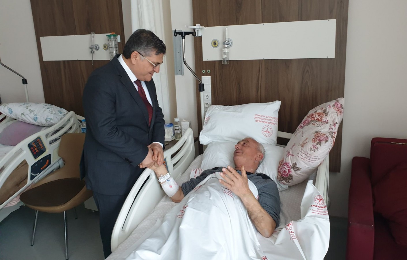 Muhtara geçmiş olsun ziyareti