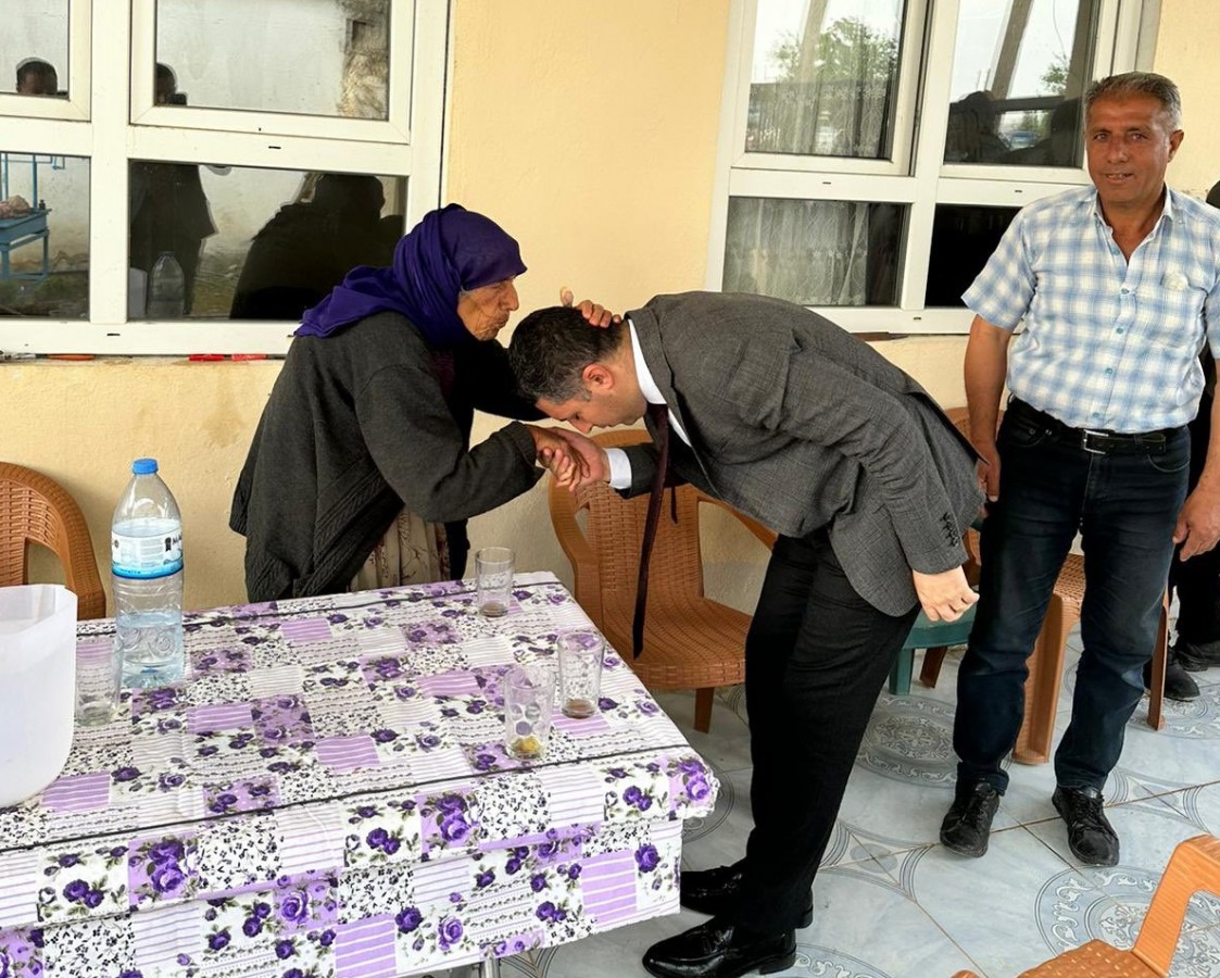 Şehit ailesine hürmet