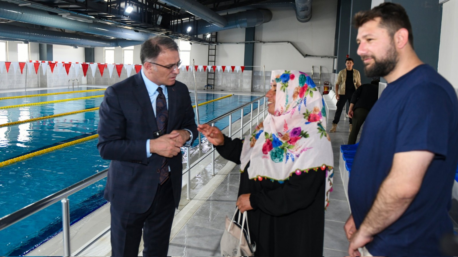 "Devletimizin imkanlarını, devletin gerçek sahibine harcamaktan mutluluk duyuyorum";