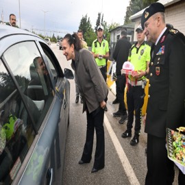 Vali Bilgihan trafik denetimine katıldı, sürücüleri uyardı