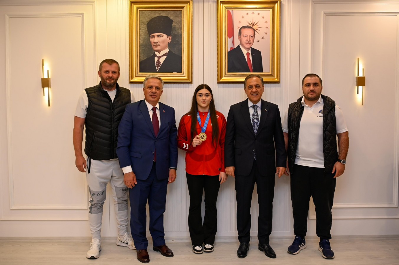 Vali Usta, Avrupa Şampiyonu Kıymet Rümeysa Tezcan’ı ağırladı