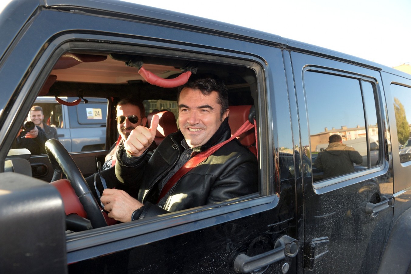 Off Road aracıyla 1700 metrelik zorlu parkuru tamamladı;