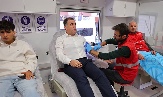 Vali Eldivan, kan bağışında bulundu