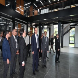 Vali Canalp Batman Modeli Kütüphane ile sözünü tuttu