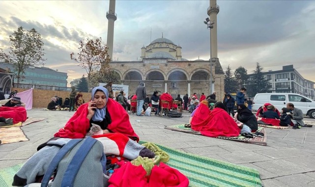 Düzce'de 5,9'luk deprem: Biri ağır 46 yaralı