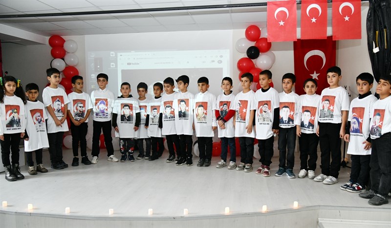 ‘17 Şehit 17 Sınıf Binlerce Gönül’;