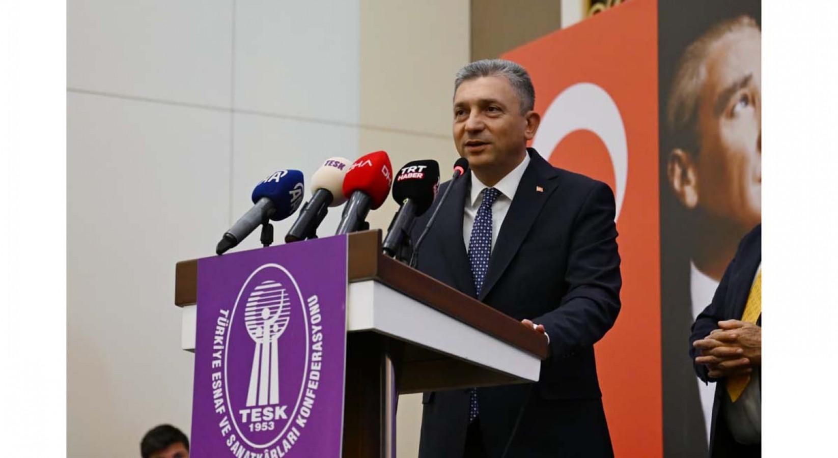 "Esnafımız güçlü olursa milletimiz de güçlü olur";
