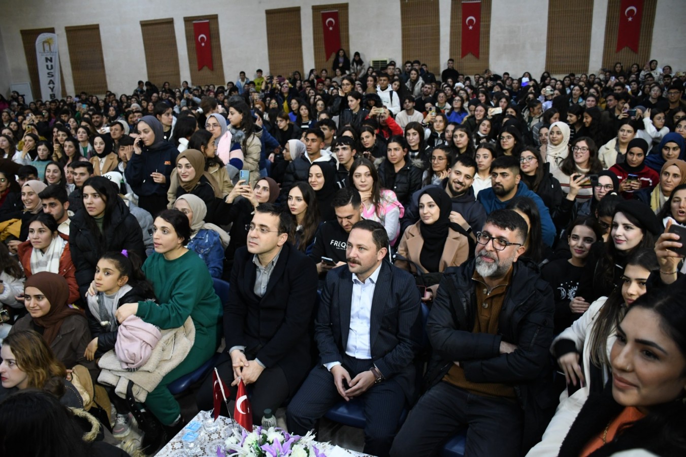 Söyleşi programına salonlar yetmedi;