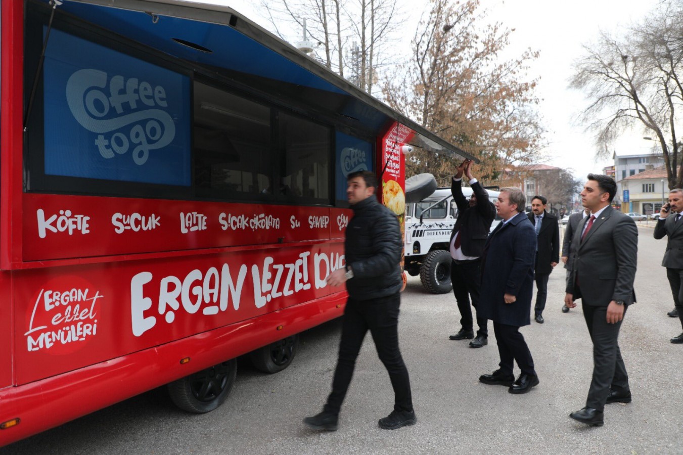 Erzincan İl Özel İdaresi'nden köfte sucuk aracı