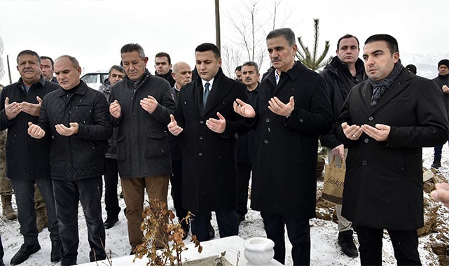 Vali Baruş, şehidini unutmadı: Şehit Piyade Uzman Onbaşı İsmail Yazıcı kabri başında anıldı