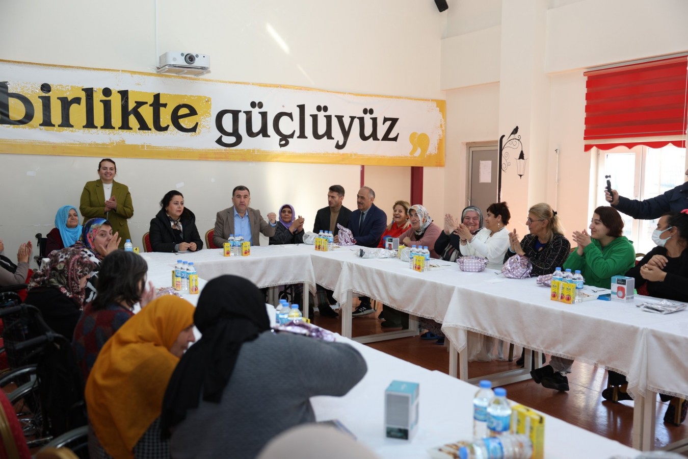 “Biz birlikte güçlü bir aileyiz”;