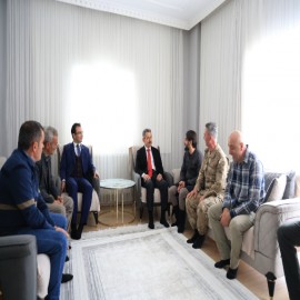 Vali Ekici, çığ altında kalan operatörü ziyaret etti