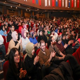 Muş'ta sahnelenen operet büyük beğeni topladı