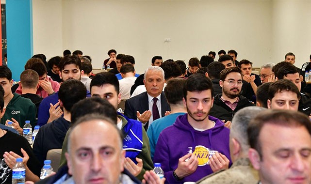 Vali Yıldırım'dan altın nasihat: Büyüklerinizin nasihatlerine kulak verin