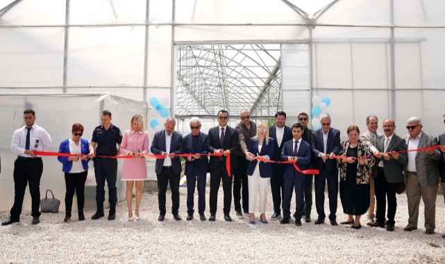 Öğrenciler için ‘Tam Otomasyonlu Modern Sera’