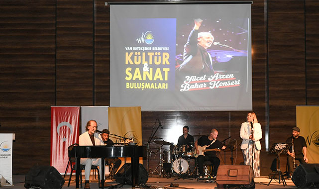 ''Müziğe, sanata ve kültüre milletin temsilcisi olarak destek veriyoruz'';