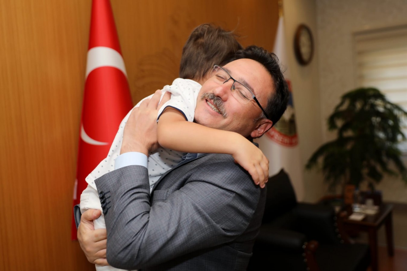 Vali amcaya teşekkür