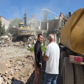 Adıyaman'da orta hasarlı binalar yıkılıyor