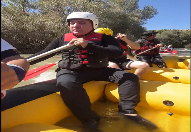 Erzincan Valisi rafting yaptı