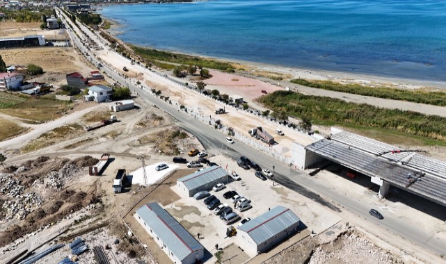 "Sahil yolu, Van Gölü'nün gerdanlığı olacak"