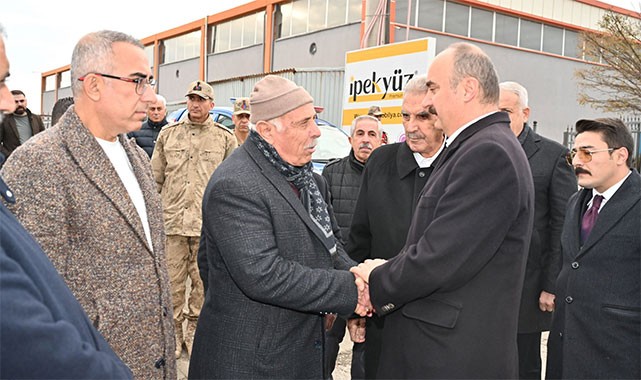 Vali Canalp'ten yanan mobilya fabrikası için destek sözü!