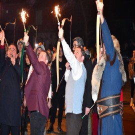 Kaymakam Kayabaşı, ok fırlattı