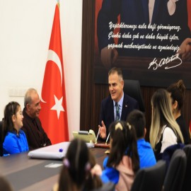 Öğrenciler sordu, Vali Akbıyık cevapladı