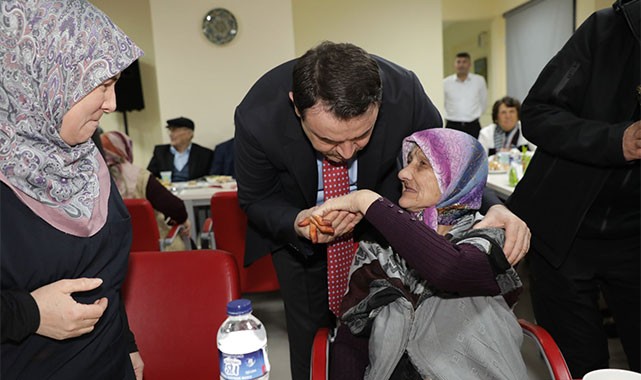 Vali Işın'dan yaşlılara ''yanınızdayız'' mesajı: ‘Benim kimsem yok’ demeyin
