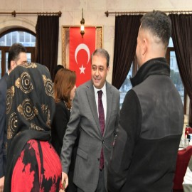 Vali Şıldak, uyuşturucudan kurtulmak için mücadele eden vatandaşlarla bir araya geldi