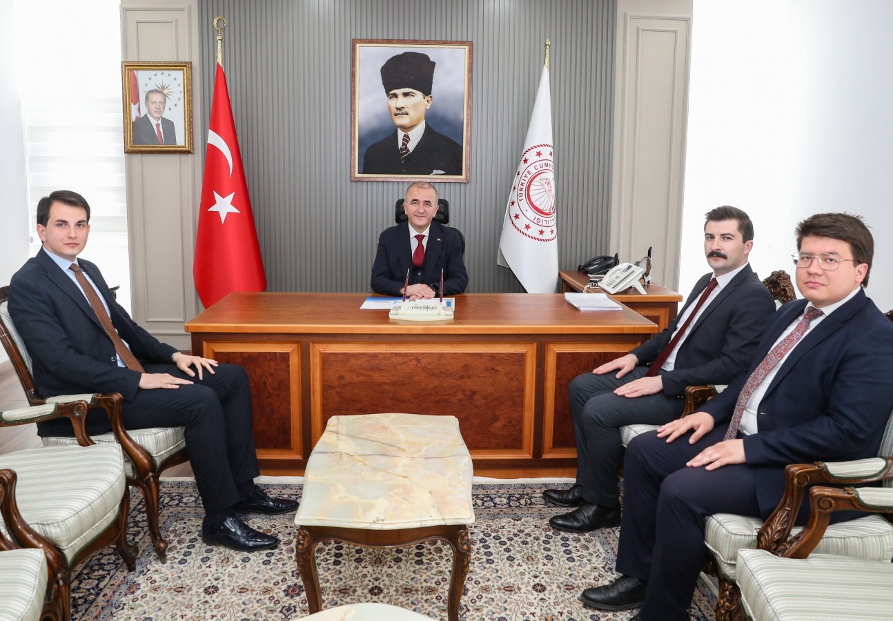 Kaymakam vekillerini ‘başarı belgesi ile uğurladı;