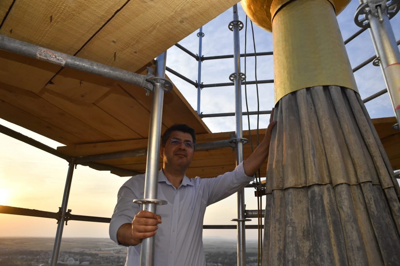 Selimiye’nin minarelerine çıkıp restorasyonu inceledi;