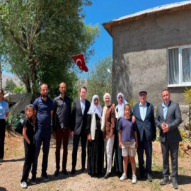 Yüksekova’da ineği uçurum düşen Ayni teyzenin yüzü gülüyor: Hem hayırseverler hem devlet yanında oldu