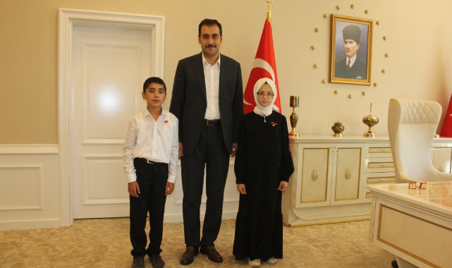 Hafızlık il birincilerine çeyrek altın