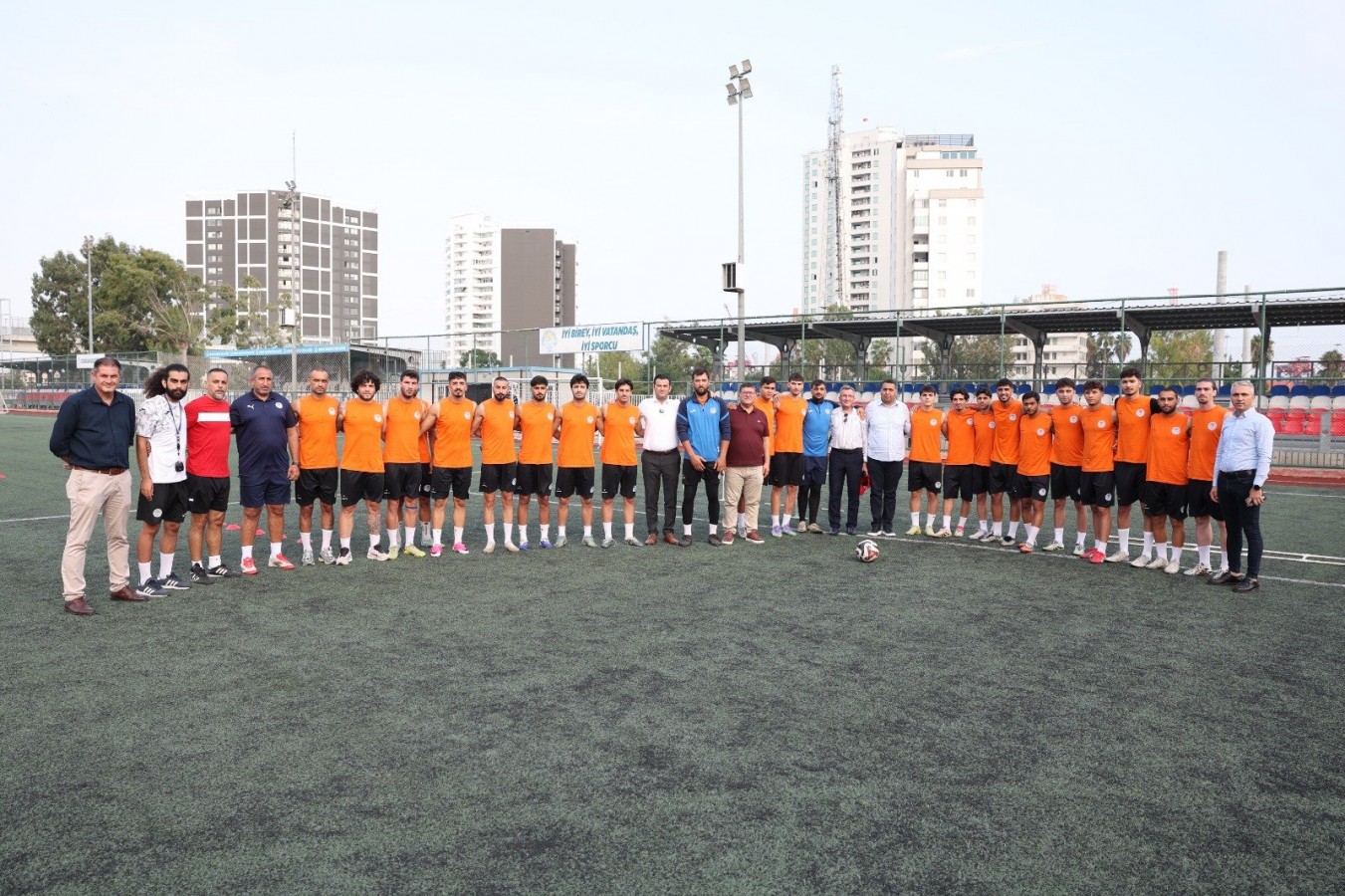 Kaymakam Beşikci’den, Akdeniz Belediye Spor’a tam destek